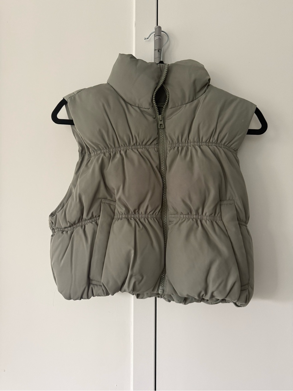 H&M Sage Green Cropped Sleeveless Quilted Puffer Vest